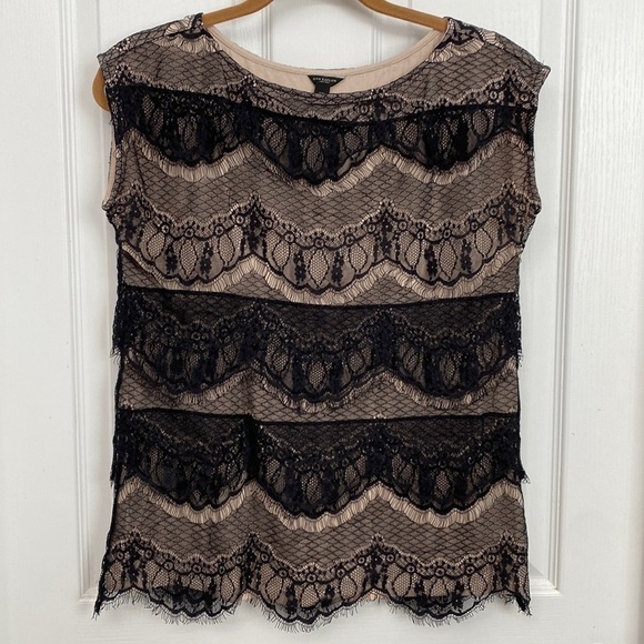 Ann Taylor Black Scalloped Lace Top With Tan Underlay Women’s Size XS - Picture 13 of 14